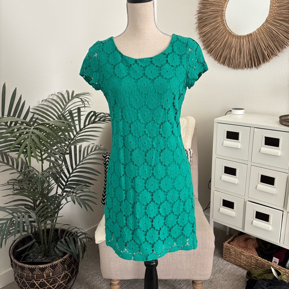 🪴$5/25🪴 Lace Floral Green Short Sleeve Sheath Dress Xhilaration Medium